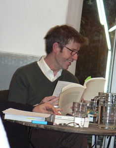 Robert McLiam Wilson en lecture dans la librairie L'Histoire del'Oeil Robert McLiam Wilson en lecture dans la librairie L'Histoire del'Oeil